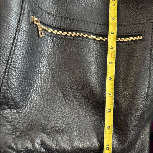 Beautiful Portland Leather tote backpack 🖤 - Picture 10 of 13